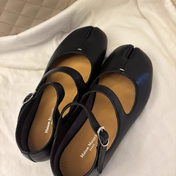 Maison Martin Margiela Black Mary Jane Tabi Flats - Picture 1 of 3